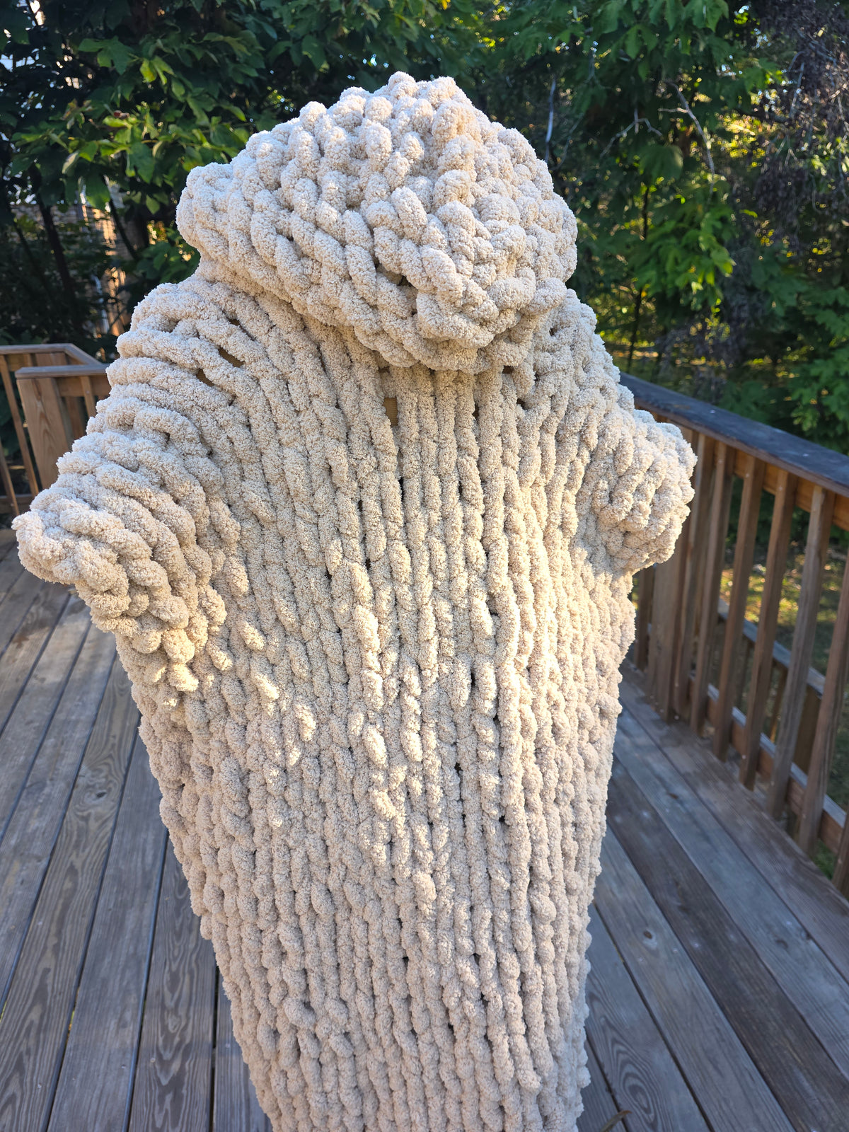 Cream Sleevless Hooded Jacket with Deep Pockets
